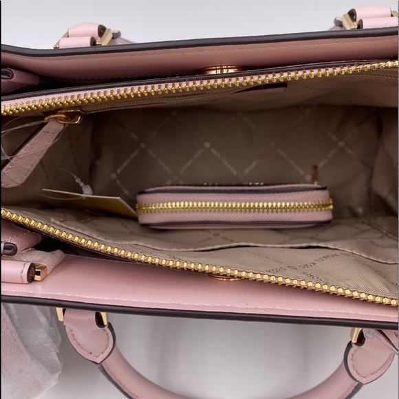 Michael Kors Hope Tote and Wallet Set - Picture 8 of 13